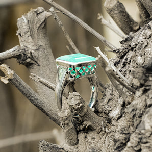 MEN EMERALD CUSHION RING