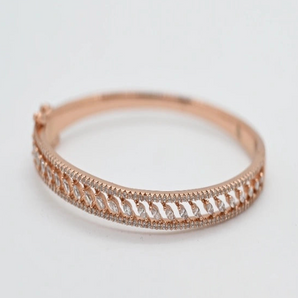 ROSE GOLD-PLATED LINKAGE STERLING SILVER BANGLE BRACELET