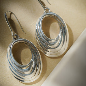 LUXE SWIRL HOOPS