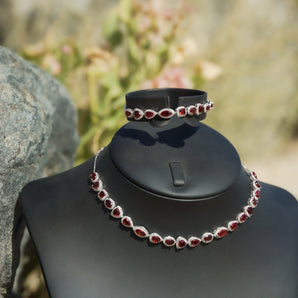 SCARLET TEARDROP NECKLACE SET