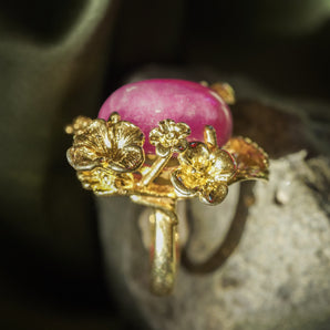 GOLDEN RUBY VINE RING