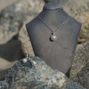 CROWNED PEARL PENDANT SET