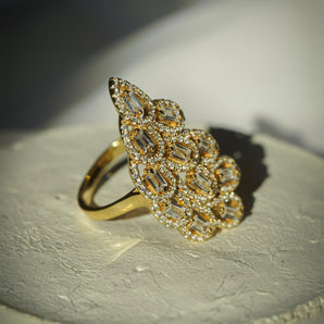 GOLDEN ZIRCONIA FEATHER RING